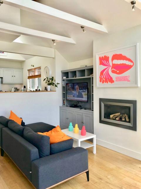 Sitting area with TV and gas fire